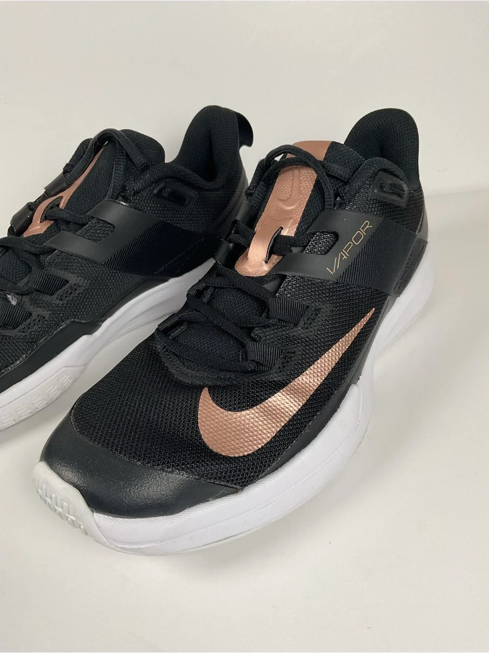 Nike Air Zoom Vapor Pro Women’s 10 Black Rose Gold Tennis Court Shoes